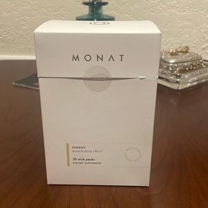MONAT ENERGY BOOST // NWT // 30 COUNT (BERRY FLAVOR)